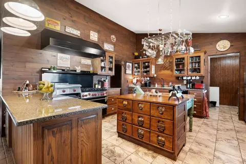 Kitchen - 1024 Double Bridge Loop, Mountain View, AR 72560 photo 1 of 4