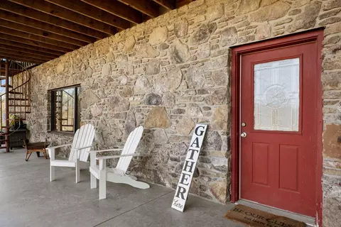 Exterior - 1024 Double Bridge Loop, Mountain View, AR 72560 photo 10 of 14