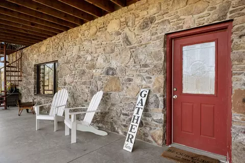 Exterior - 1024 Double Bridge Loop, Mountain View, AR 72560 photo 8 of 10