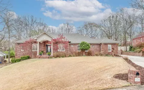 515 Shady Valley Dr, North Little Rock, AR 72116