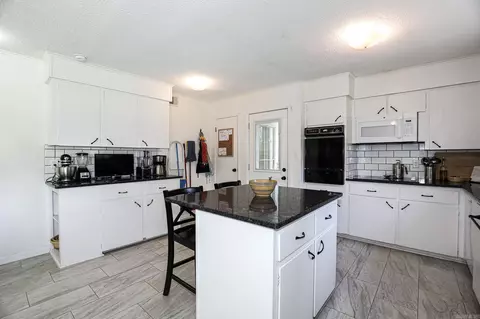 Kitchen - 1223 Jameson Ave, Benton, AR 72015 photo 1 of 5