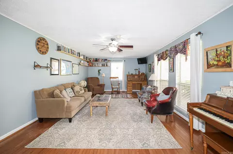 Living - 1223 Jameson Ave, Benton, AR 72015 photo 1 of 3