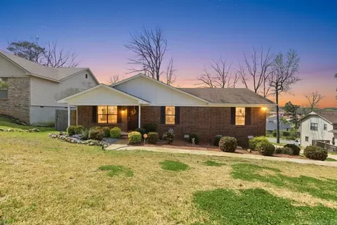 506 Parkway Place Dr, Little Rock, AR 72211