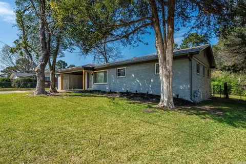 110 Briarcroft Dr, Hot Springs, AR 71913