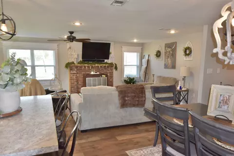 Living - 264 Sergeant Ln, Malvern, AR 72104 photo 1 of 4