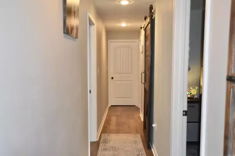 Entry Way - 264 Sergeant Ln, Malvern, AR 72104 photo 1 of 3