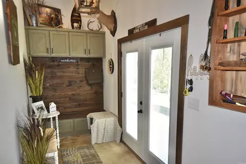 Entry Way - 264 Sergeant Ln, Malvern, AR 72104 photo 3 of 3