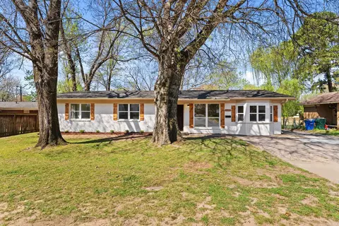 1323 Donaghey Ave, Conway, AR 72034