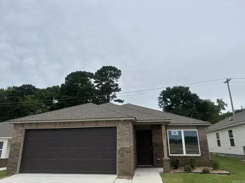 1032 Raven Walk Dr, Benton, AR 72015