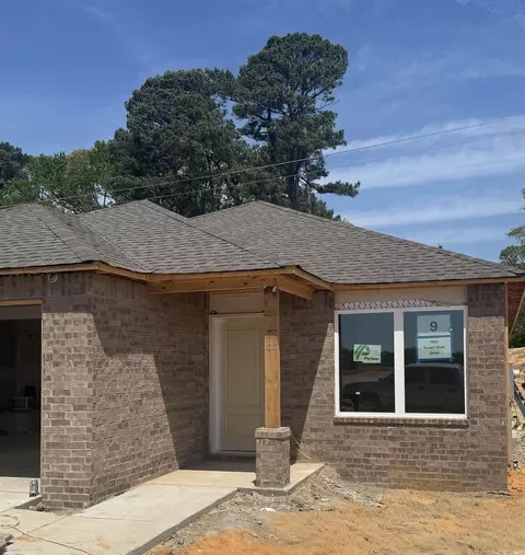 1032 Raven Walk Dr, Benton, AR 72015