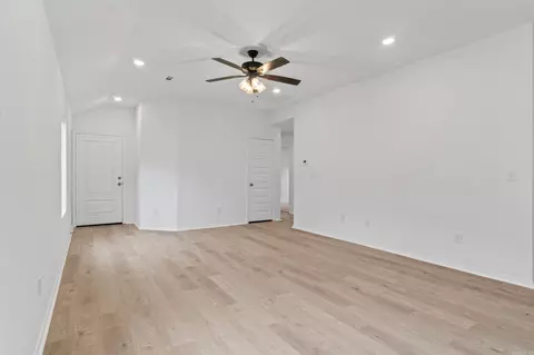 Living - 1028 Raven Walk Dr, Benton, AR 72015 photo 1 of 4