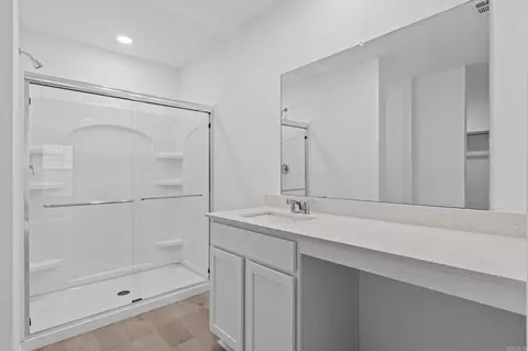 Bath - 1028 Raven Walk Dr, Benton, AR 72015 photo 1 of 2