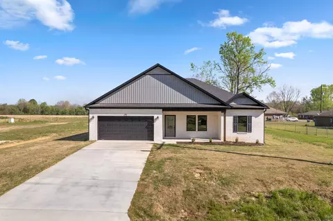 207 E Florida, Beebe, AR 72012 photo 3