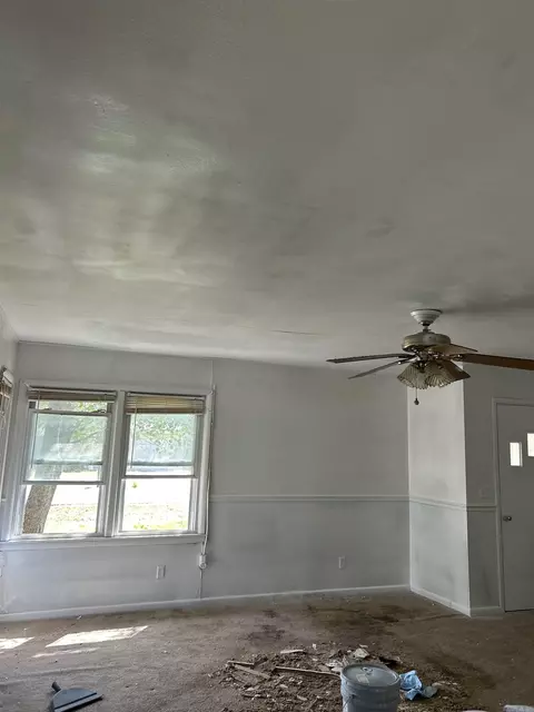 Living - 200 Grace St, Tuckerman, AR 72473 photo 2 of 3