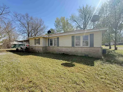 Exterior - 200 Grace St, Tuckerman, AR 72473 photo 2 of 3