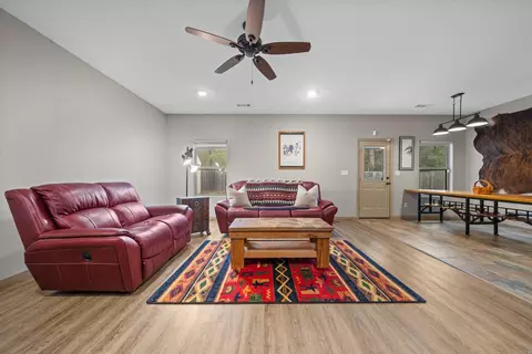 Living - 2913 Gillis, Benton, AR 72015 photo 2 of 4