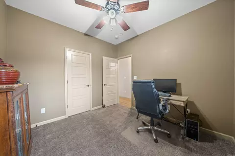 Bedroom - 2913 Gillis, Benton, AR 72015 photo 5 of 8