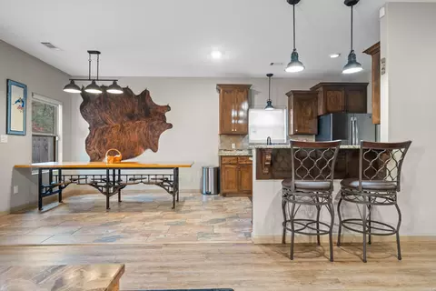 Dining - 2913 Gillis, Benton, AR 72015 photo 1 of 3