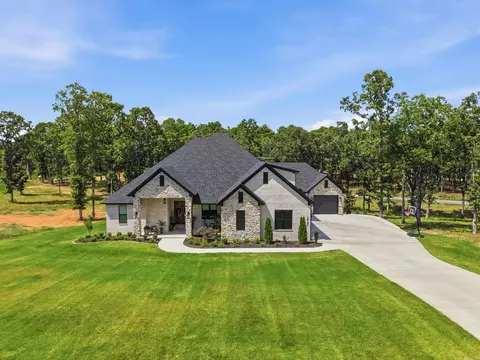 2940 Orchard View Dr, Conway, AR 72034