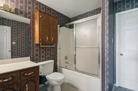 Bath - 801 Kamak Dr, Beebe, AR 72012 photo 3 of 4