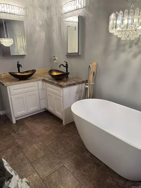 Bath - 121 Neva Ln, Pine Ridge, AR 71961 photo 3 of 5