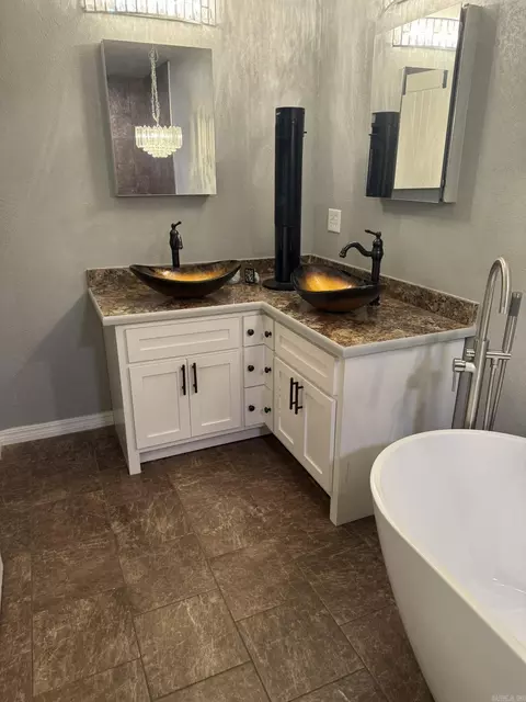 Bath - 121 Neva Ln, Pine Ridge, AR 71961 photo 1 of 5