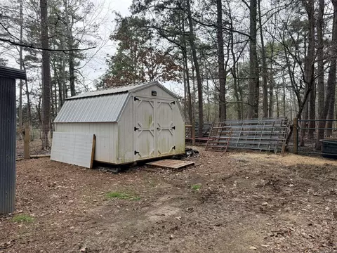 Exterior - 121 Neva Ln, Pine Ridge, AR 71961 photo 9 of 11