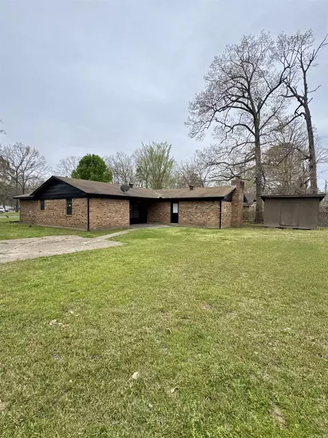 Exterior - 5923 Davis Dr, Pine Bluff, AR 71603 photo 6 of 7