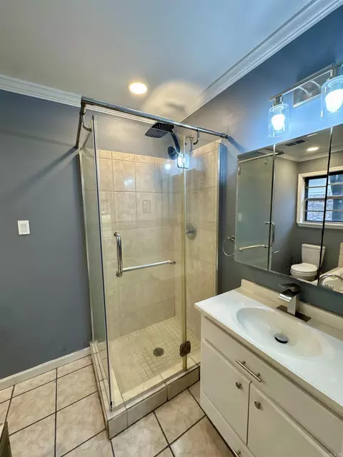 Bath - 5923 Davis Dr, Pine Bluff, AR 71603 photo 1 of 6