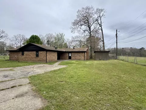 Exterior - 5923 Davis Dr, Pine Bluff, AR 71603 photo 7 of 7