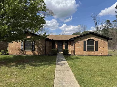 Exterior - 5923 Davis Dr, Pine Bluff, AR 71603 photo 2 of 7