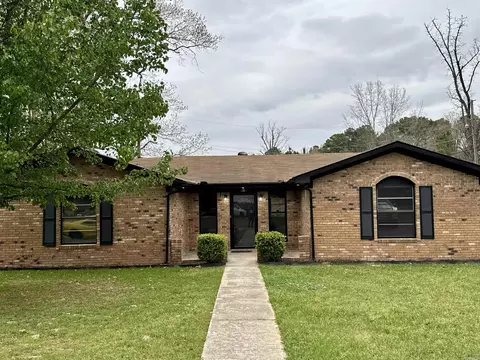 Exterior - 5923 Davis Dr, Pine Bluff, AR 71603 photo 4 of 7