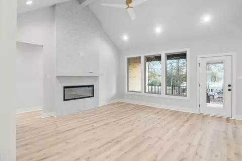 Living - 220 Michelle Dr, Beebe, AR 72012 photo 3 of 3