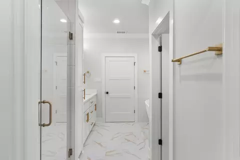 Entry Way - 220 Michelle Dr, Beebe, AR 72012 photo 7 of 10