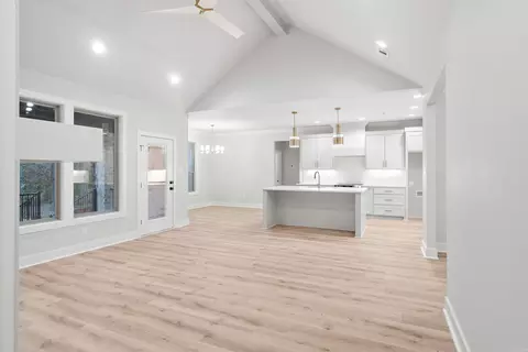 Living - 220 Michelle Dr, Beebe, AR 72012 photo 1 of 3