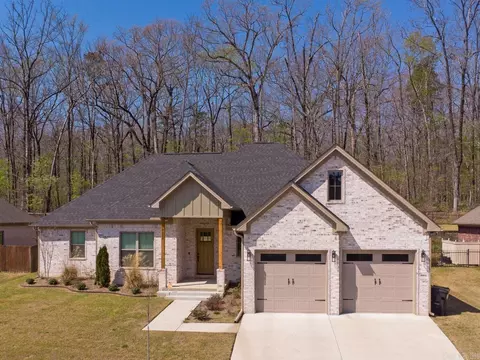 7921 S Shoreline Blvd, Benton, AR 72019