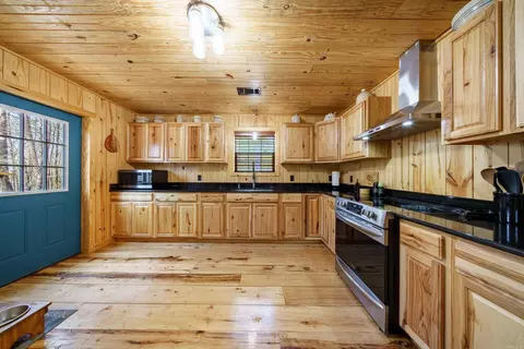 Kitchen - 7473 Meadow Creek Rd, Fox, AR 72051 photo 1 of 2