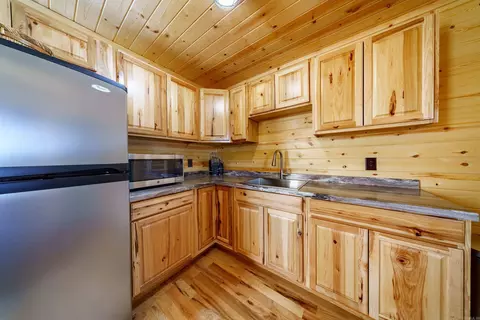 Kitchen - 7473 Meadow Creek Rd, Fox, AR 72051 photo 2 of 2