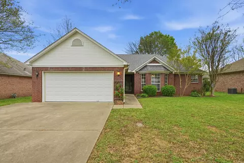 Exterior - 4430 Oregon Trl, Conway, AR 72034 photo 1 of 8