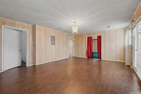 Living - 1623 Dixie, Benton, AR 72015 photo 3 of 6