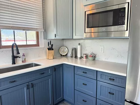 Kitchen - 200 E Main St, Hardy, AR 72542 photo 1 of 5