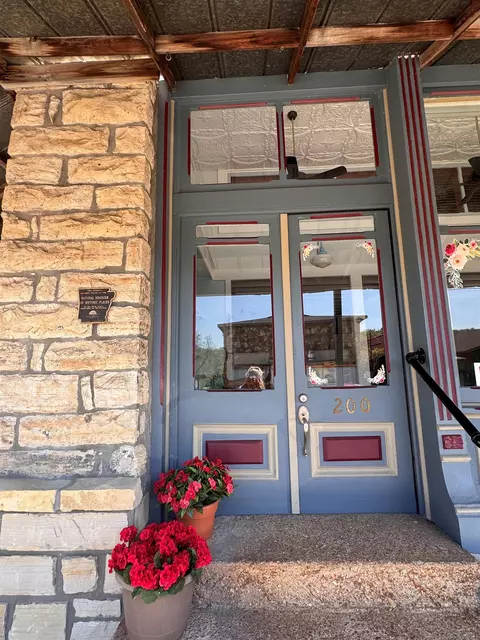 Exterior - 200 E Main St, Hardy, AR 72542 photo 2 of 4
