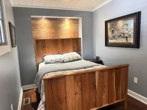 Bedroom - 200 E Main St, Hardy, AR 72542 photo 4 of 6