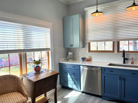 Kitchen - 200 E Main St, Hardy, AR 72542 photo 3 of 5