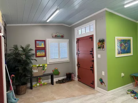 Entry Way - 200 E Main St, Hardy, AR 72542 photo 2 of 3