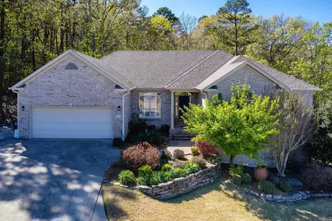 8 Clervaux Dr, Little Rock, AR 72223