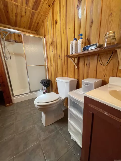 Bath - 1671 Sylvan, Clinton, AR 72031 photo 3 of 5
