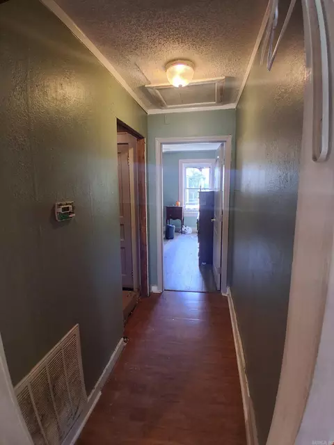 Entry Way - 1111 E River Ave, Searcy, AR 72143 photo 3 of 4