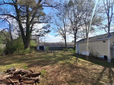 Exterior - 1111 E River Ave, Searcy, AR 72143 photo 4 of 4