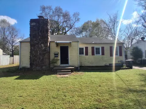 Exterior - 1111 E River Ave, Searcy, AR 72143 photo 1 of 4
